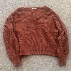moon & madison V-Neck Sweater in Rust